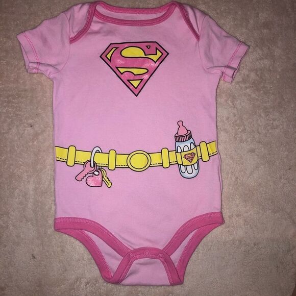 NWOT Infant Girls 24M Justice League Super Woman Graphic Onesie/Bodysuit - Picture 1 of 7